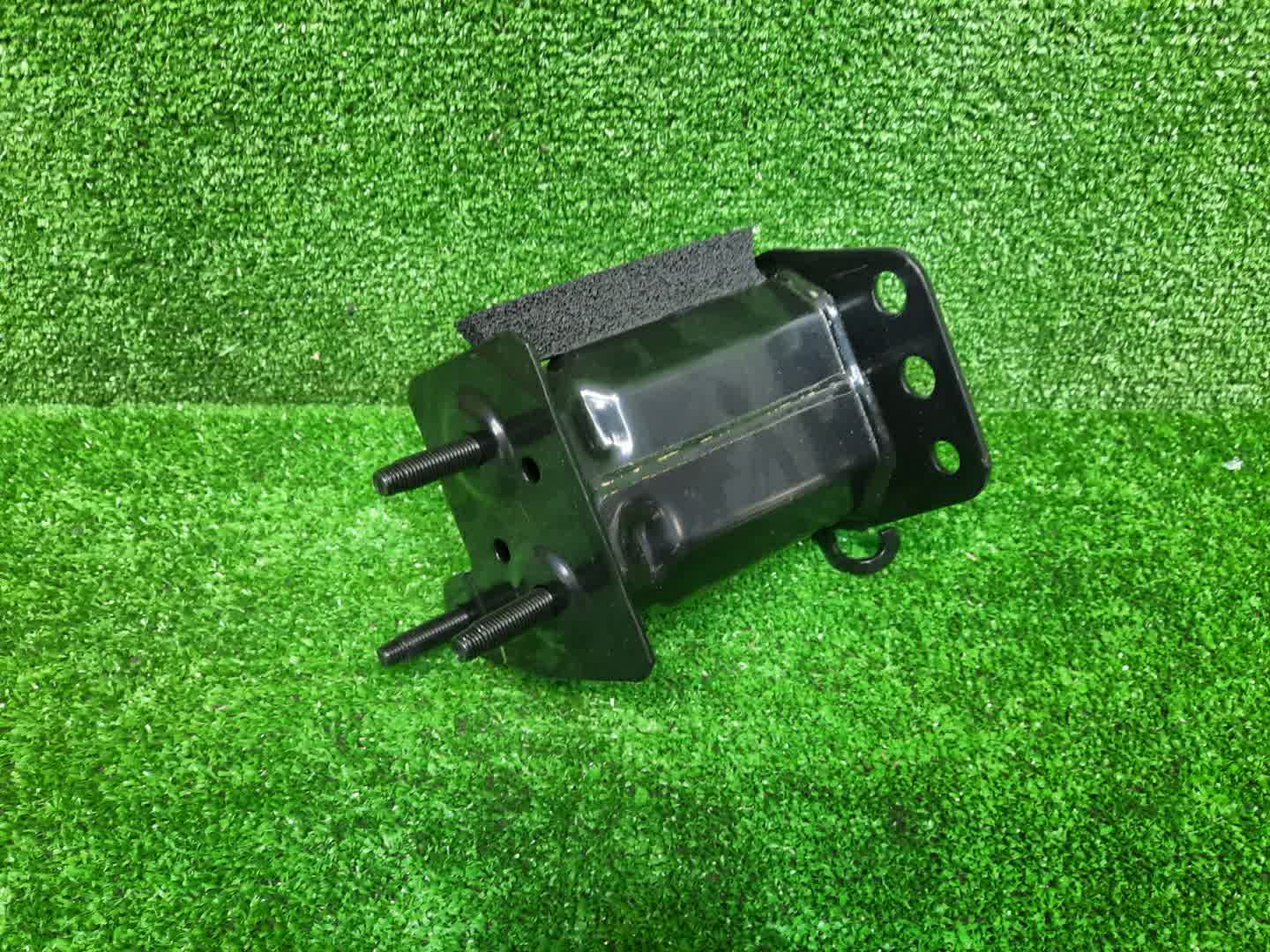 Кронштейн усилителя бампера правый передний TOYOTA LAND CRUISER PRADO TRJ150 52025-60050 1 ракурс