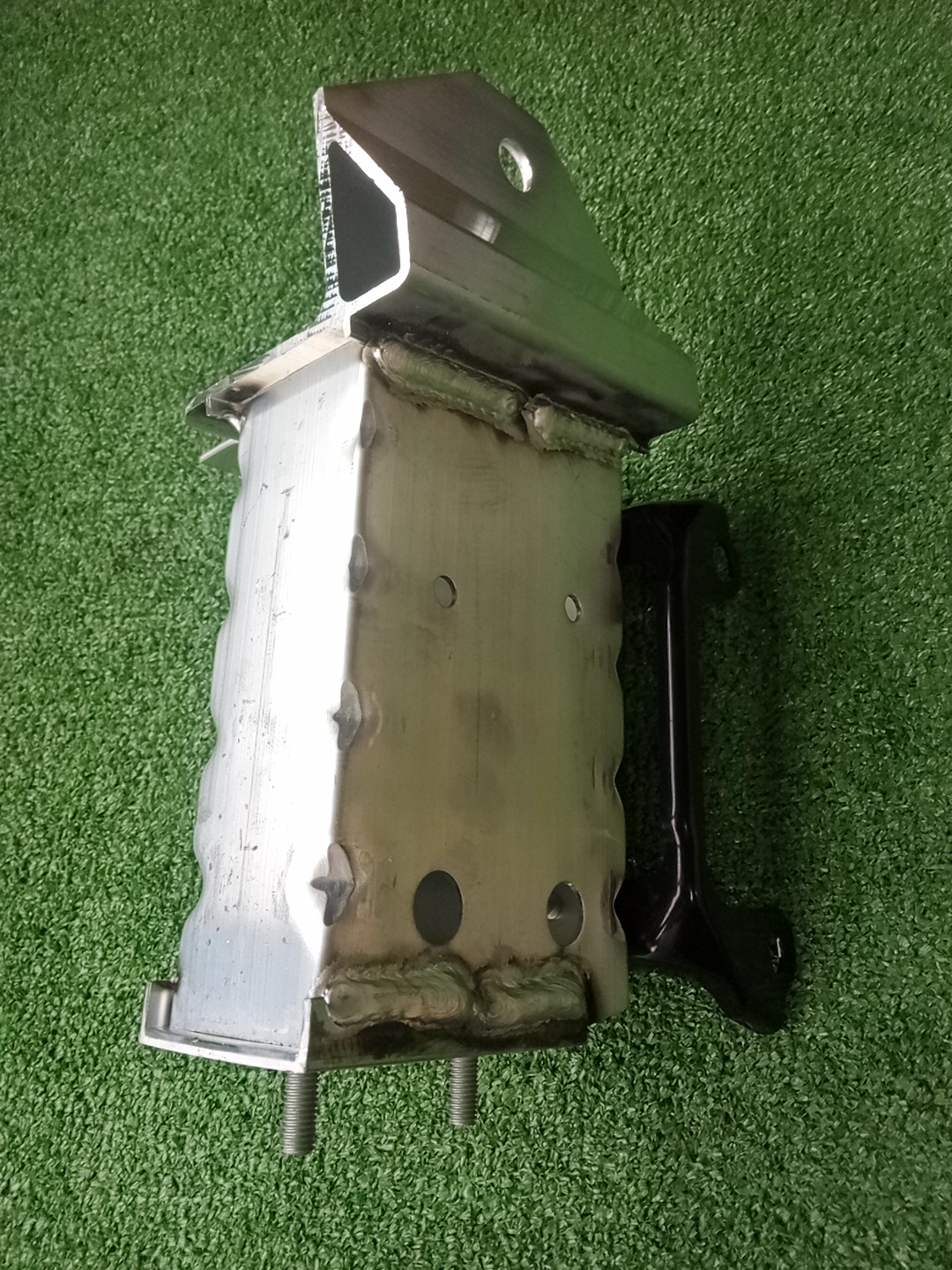 Кронштейн усилителя бампера левый передний TOYOTA ALPHARD AAHH40W 52103-V2010 3 ракурс