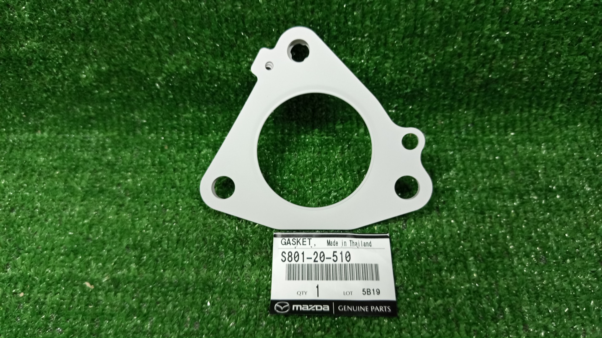Прокладка выпускного коллектора MAZDA CX-30 DM8P S8-DPTS S801-20-510 1 ракурс Прокладка выпускного коллектора MAZDA CX-30 DM8P S8-DPTS S801-20-510 1 ракурс