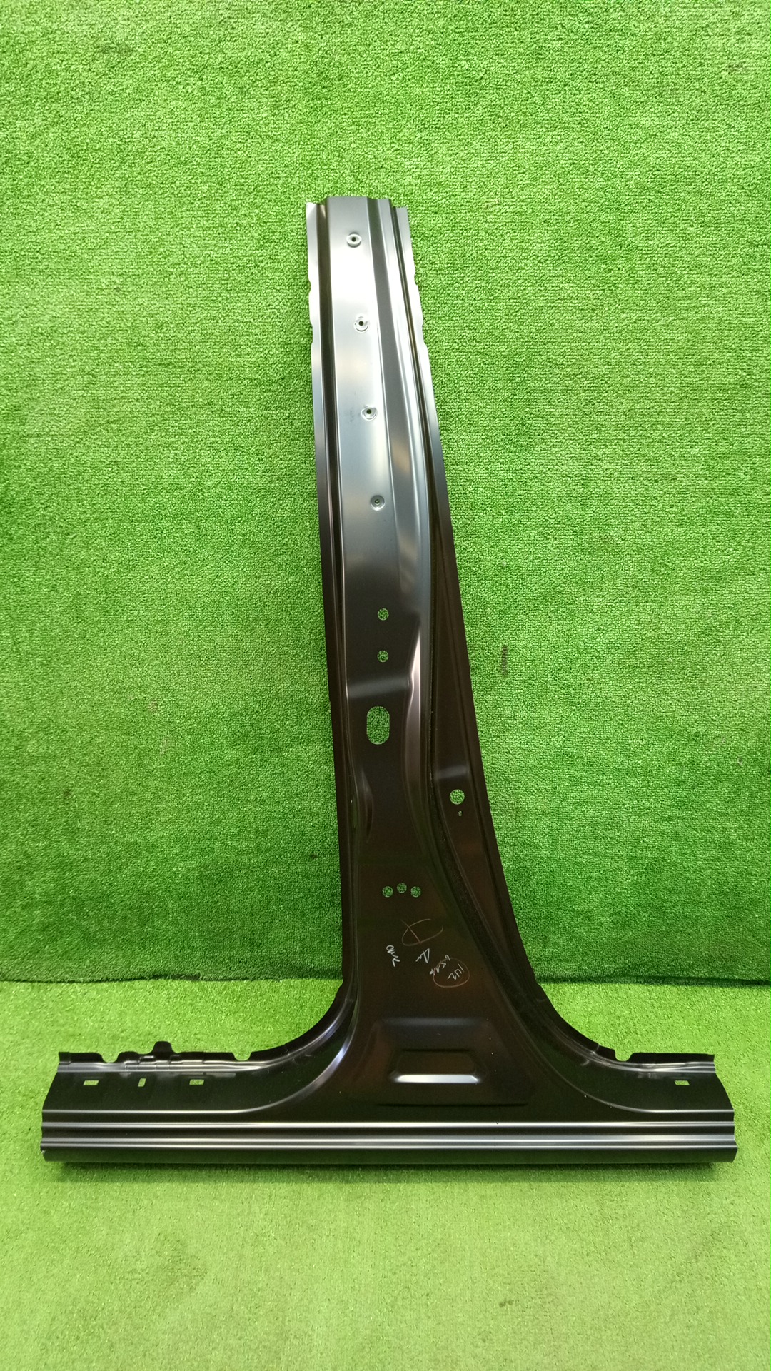 Стойка кузова правая TOYOTA HILUX GUN125 61311-KK010 1 ракурс