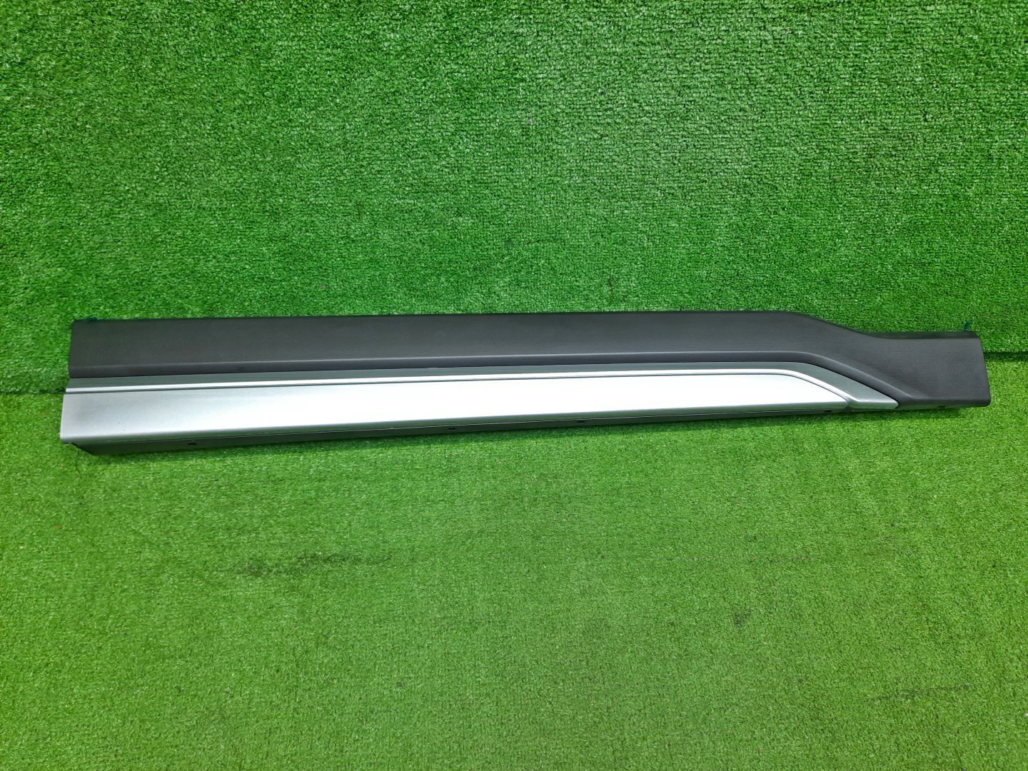 Накладка на дверь правая передняя SUBARU FORESTER SKE 91112SJ550 1 ракурс