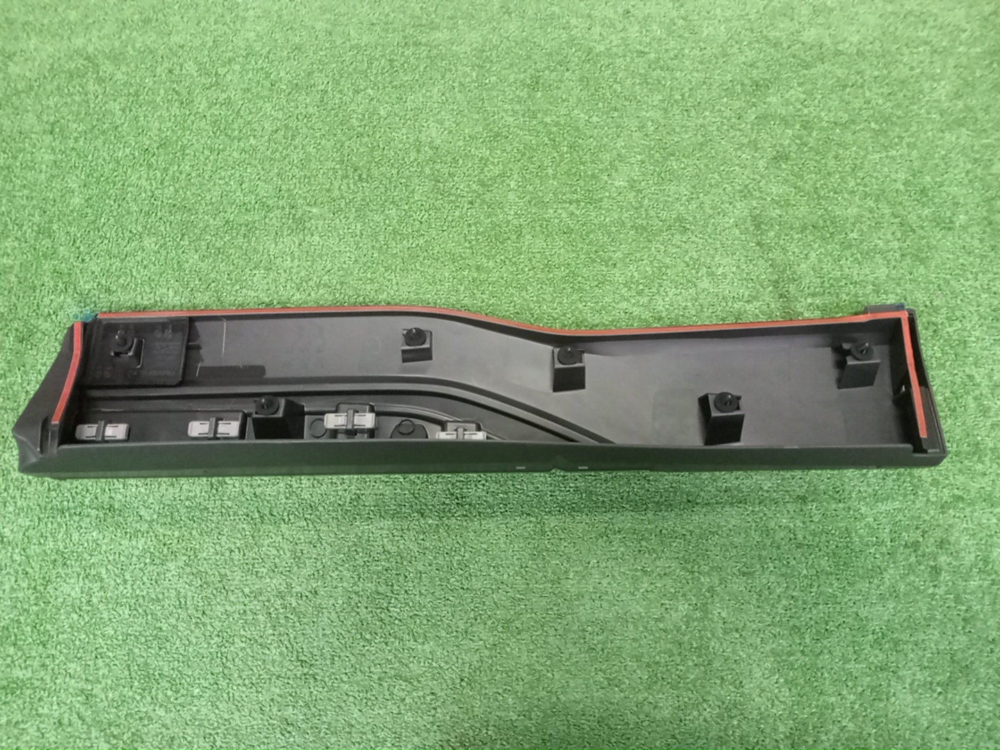 Накладка на дверь правая задняя SUBARU FORESTER SKE 91112SJ570 2 ракурс