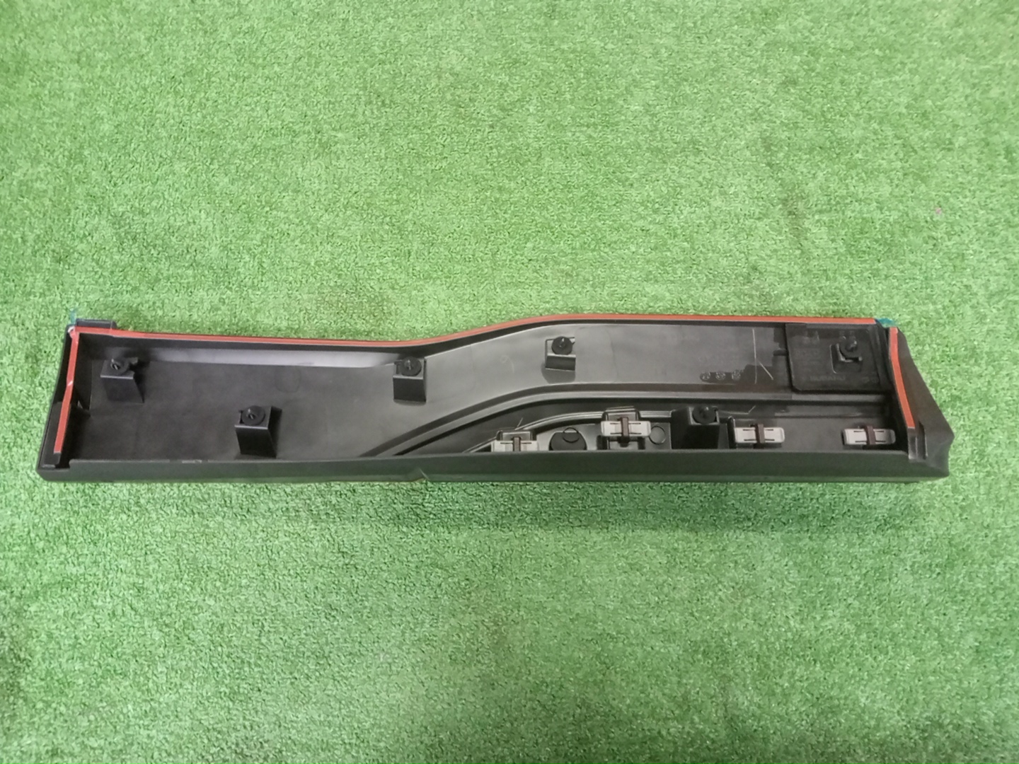 Накладка на дверь левая задняя SUBARU FORESTER SKE 91112SJ390 2 ракурс