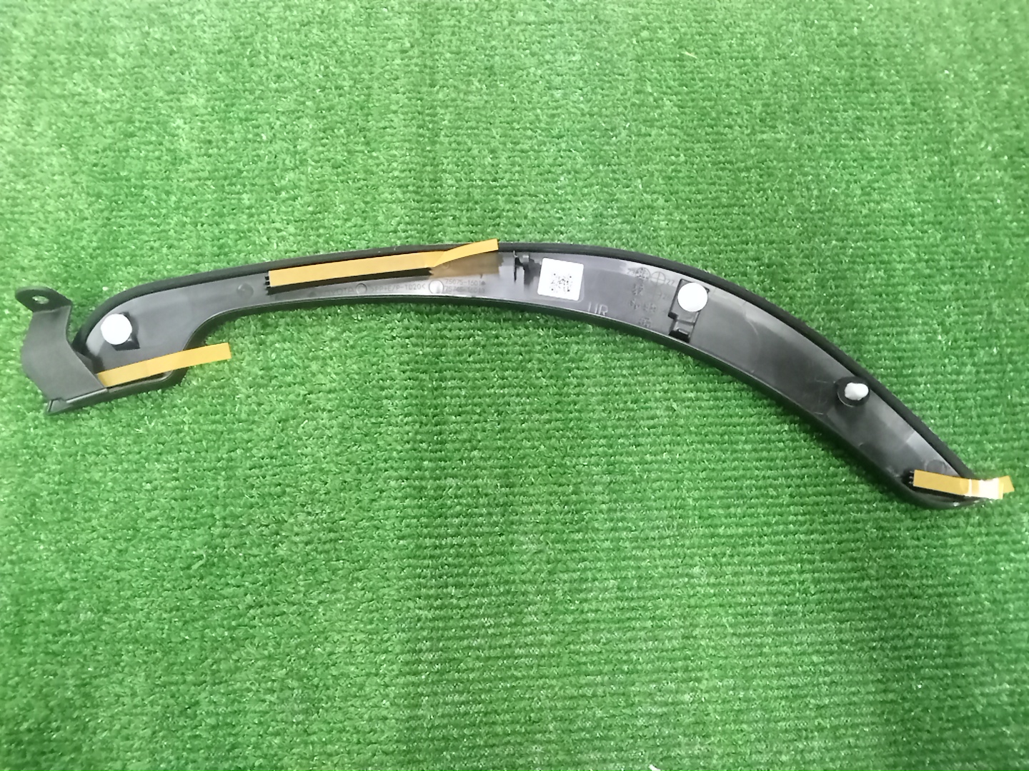 Накладка на дверь правая задняя TOYOTA COROLLA CROSS MXGA10 75075-16011 2 ракурс Накладка на дверь правая задняя TOYOTA COROLLA CROSS MXGA10 75075-16011 2 ракурс