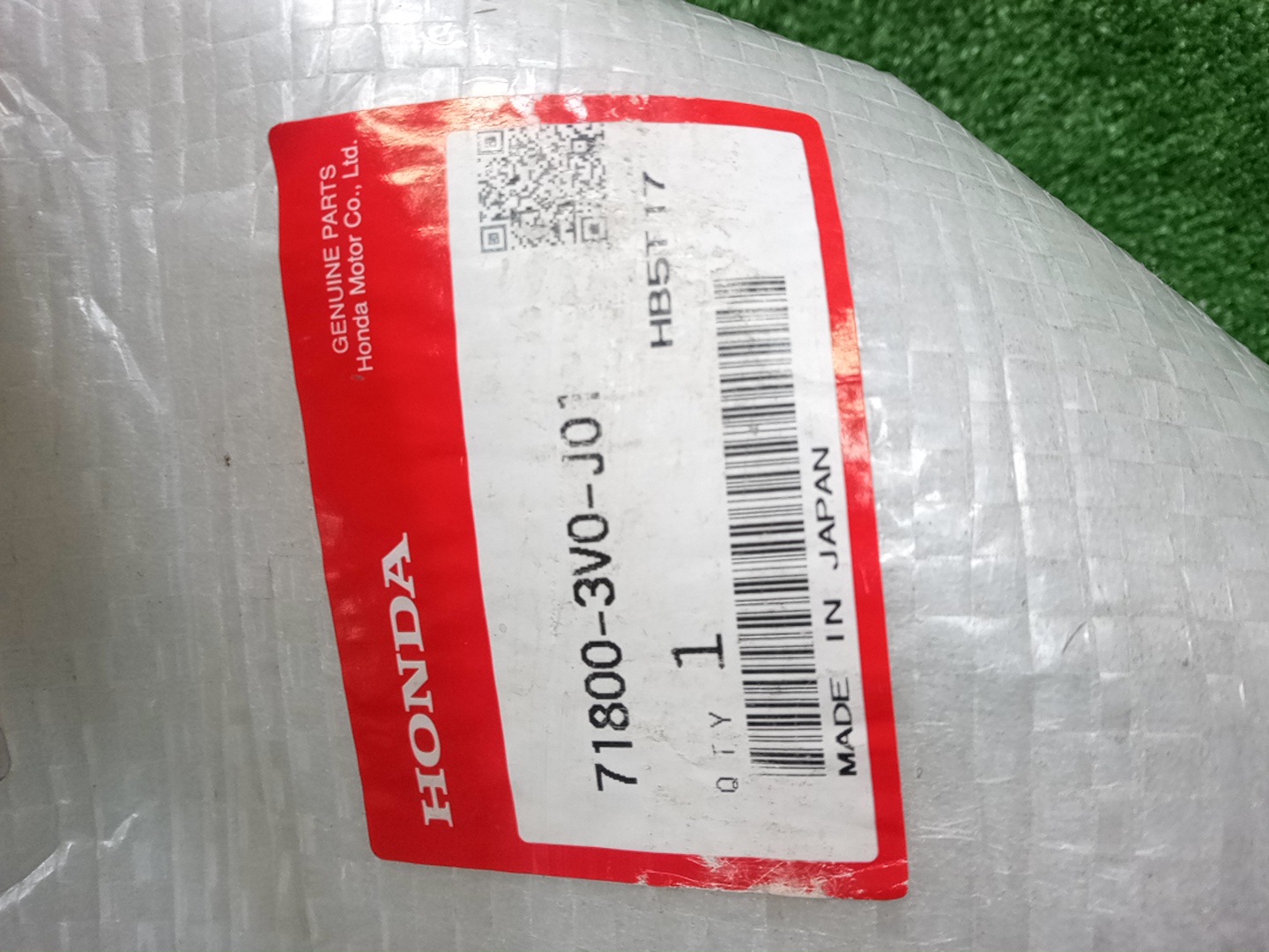 Накладка на порог правая HONDA ZR-V 71800-3V0-J01 4 ракурс