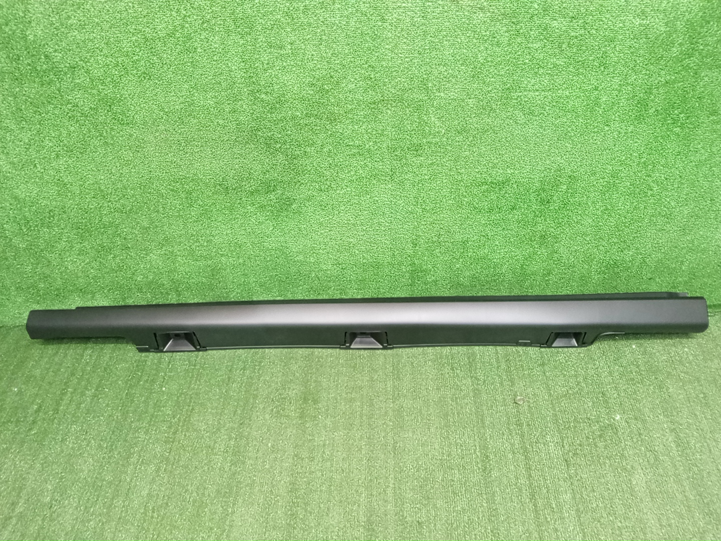 Накладка на порог левая HONDA ZR-V 71850-3V0-J01 1 ракурс