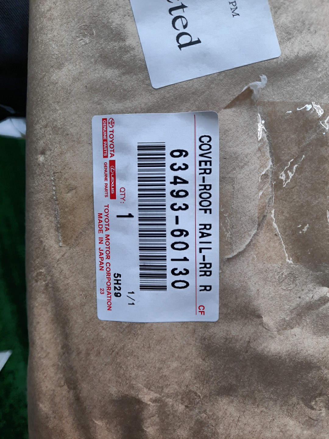 Крышка рейлинга правая задняя TOYOTA LAND CRUISER VJA300 63493-60130 3 ракурс