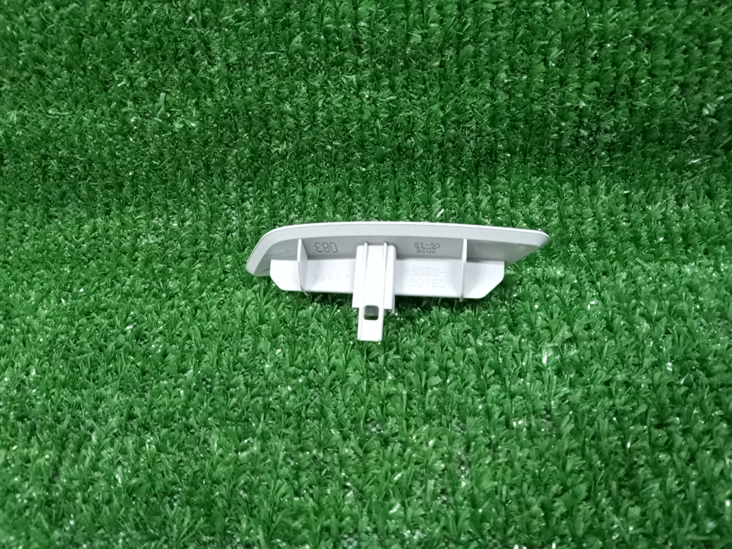 Крышка омывателя фар правая передняя LEXUS GS300H AWL10 85353-30180-A0 2 ракурс
