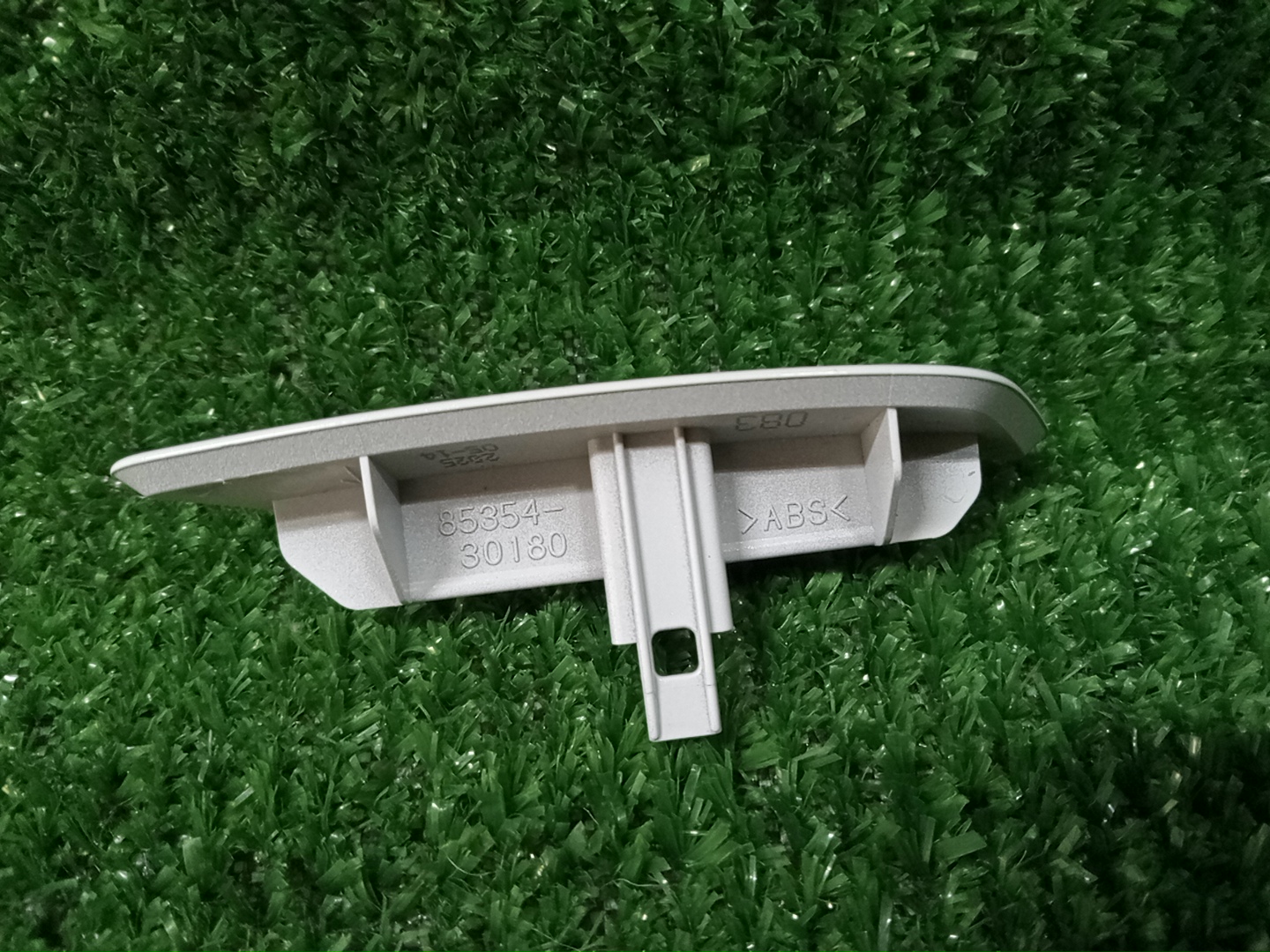 Крышка омывателя фар левая передняя LEXUS GS300H AWL10 85354-30180-A0 3 ракурс