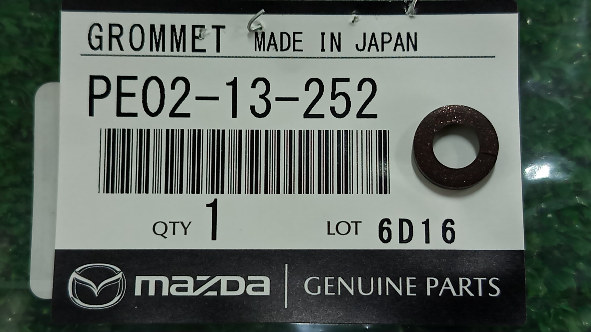 Шайба форсунки MAZDA ROADSTER ND5RC PE02-13-252 1 ракурс