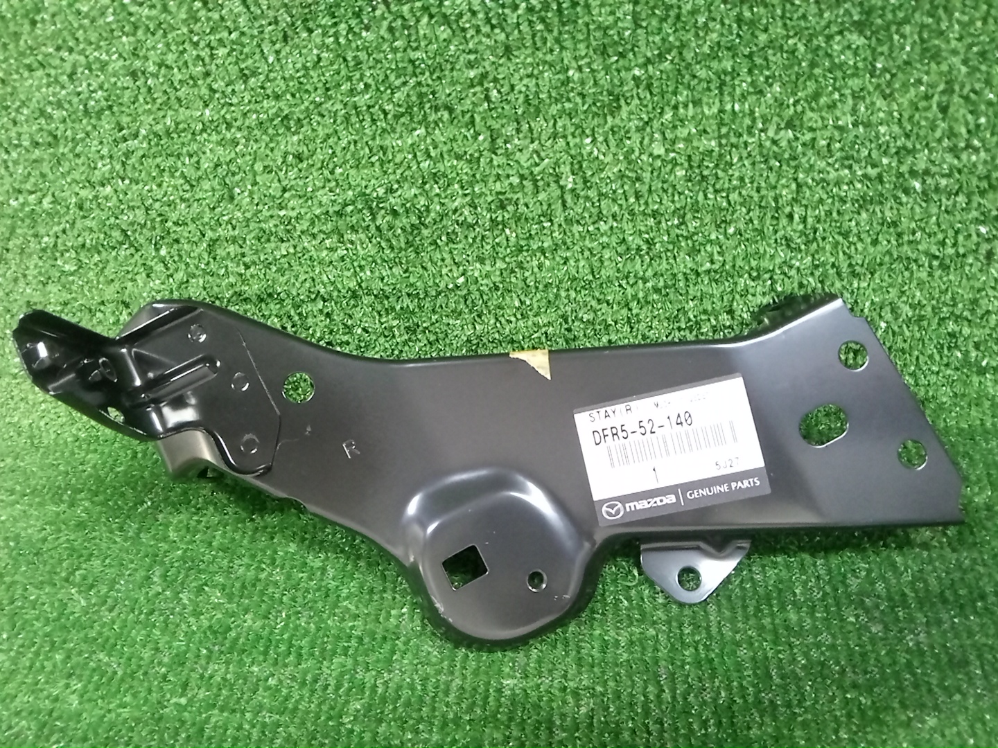 MAZDA CX-30 DMEP DFR5-52-140 1 ракурс MAZDA CX-30 DMEP DFR5-52-140 1 ракурс