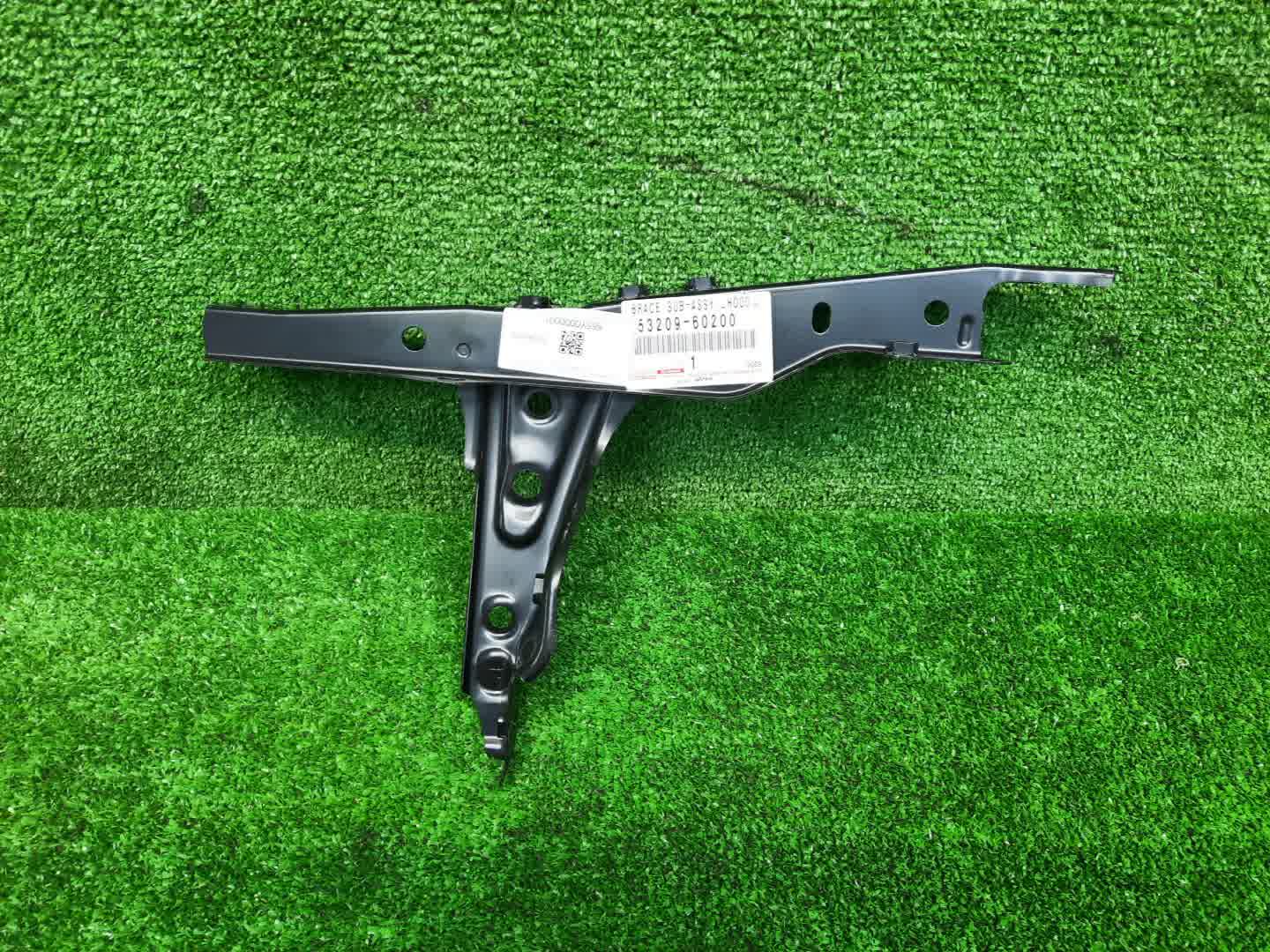 Планка замка капота TOYOTA LAND CRUISER PRADO TRJ150 53209-60200 1 ракурс