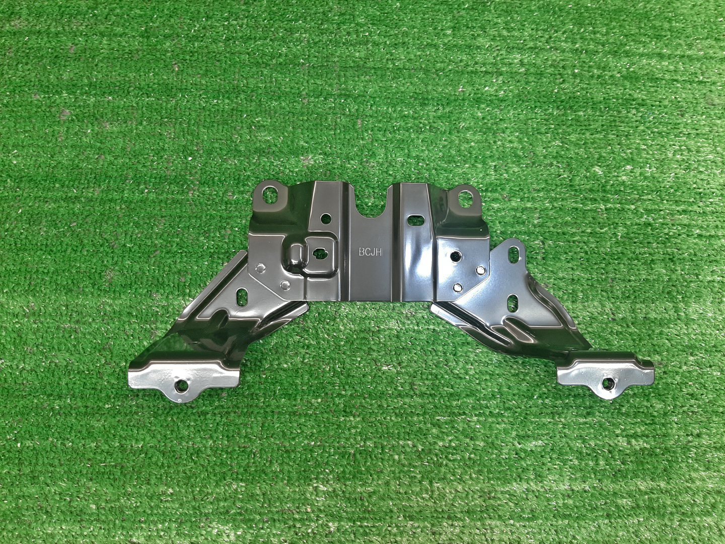 Планка замка капота MAZDA MAZDA 3 BP BCJH-52-15Y 1 ракурс