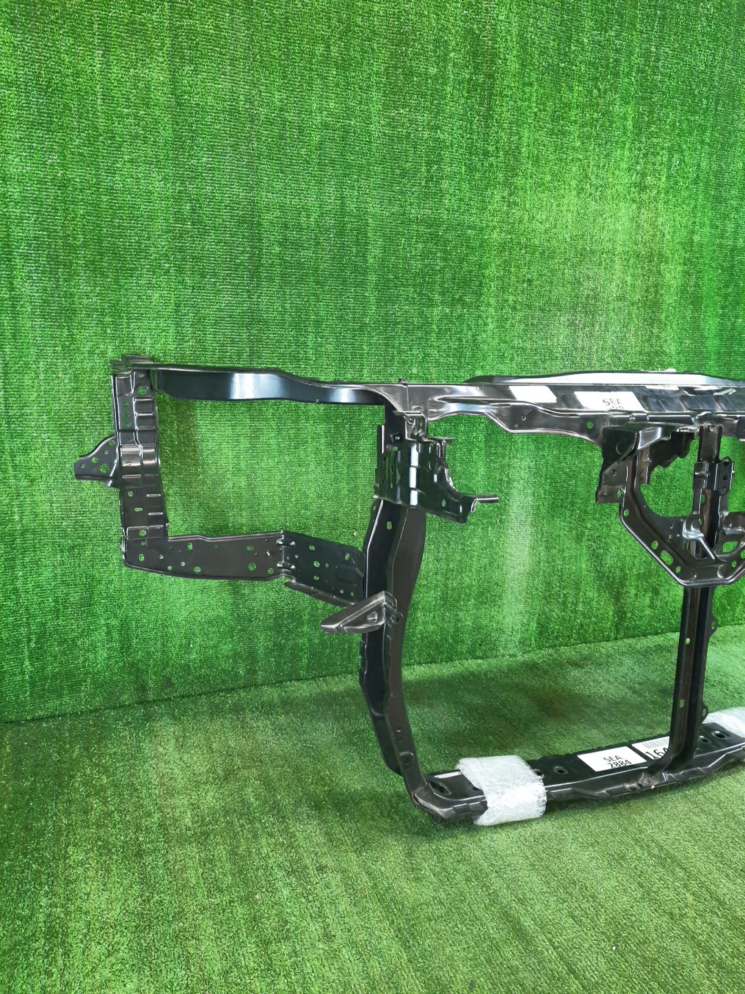 Рамка радиатора LEXUS RX200t AGL20W 53201-48180 2 ракурс