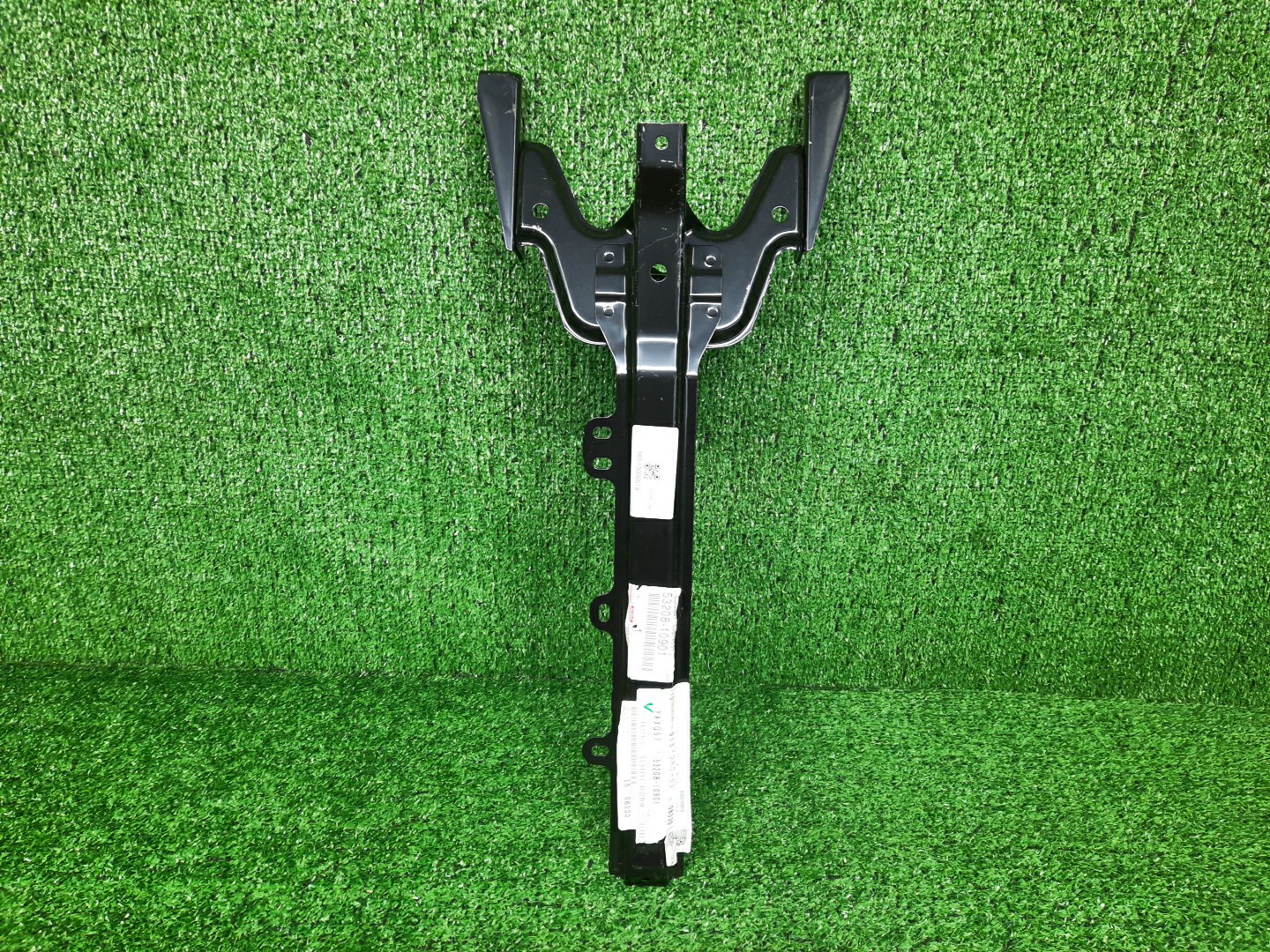 Планка замка капота TOYOTA C-HR NGX10 53208-10901 1 ракурс