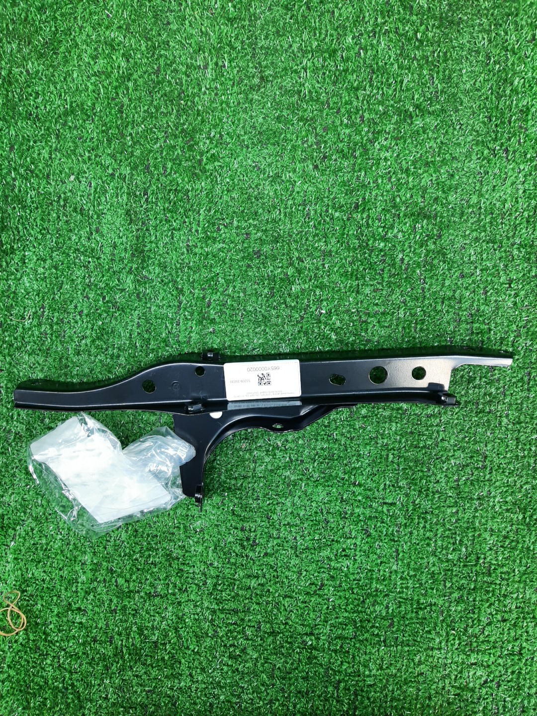 Планка замка капота TOYOTA FJ CRUISER GSJ15 1GR-FE 53209-35030 2 ракурс