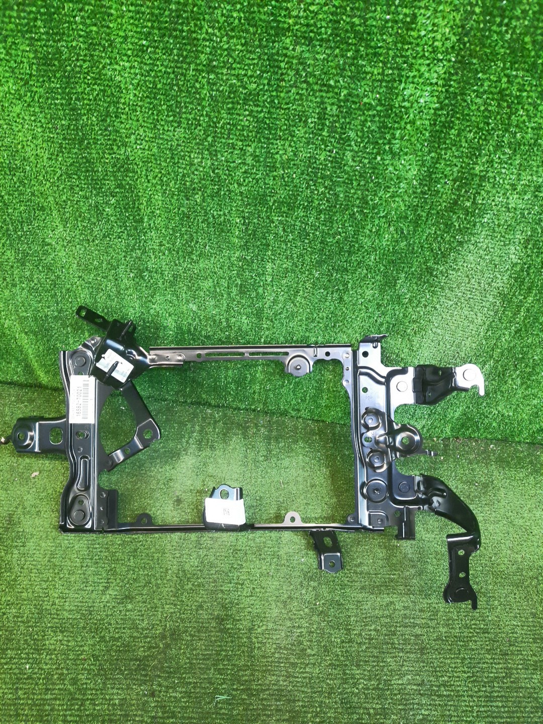 Крепление правое TOYOTA LAND CRUISER VJA300 16582-70021 1 ракурс