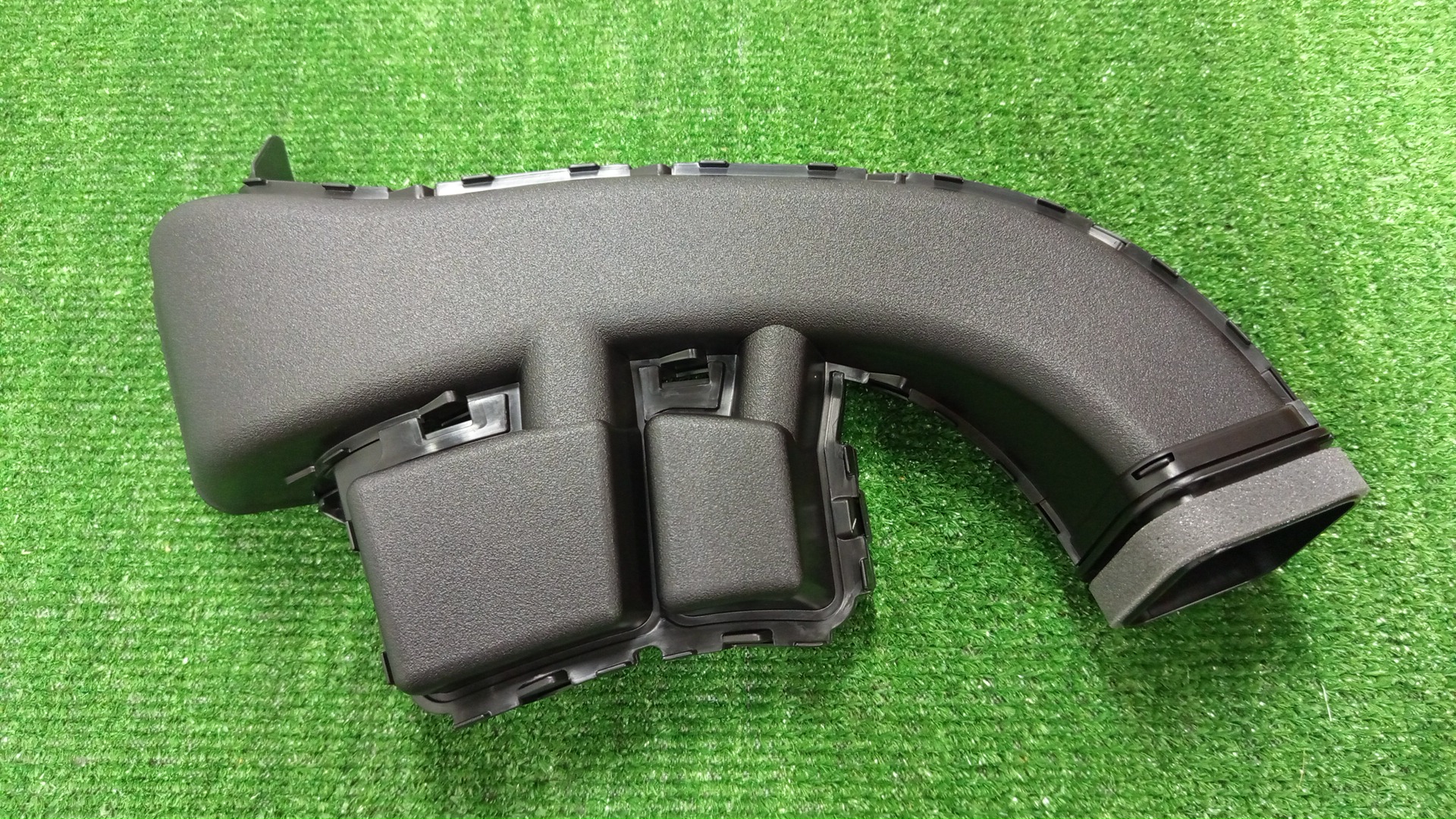 Воздухозаборник TOYOTA HARRIER AXUH80 17750-25040 1 ракурс Воздухозаборник TOYOTA HARRIER AXUH80 17750-25040 1 ракурс