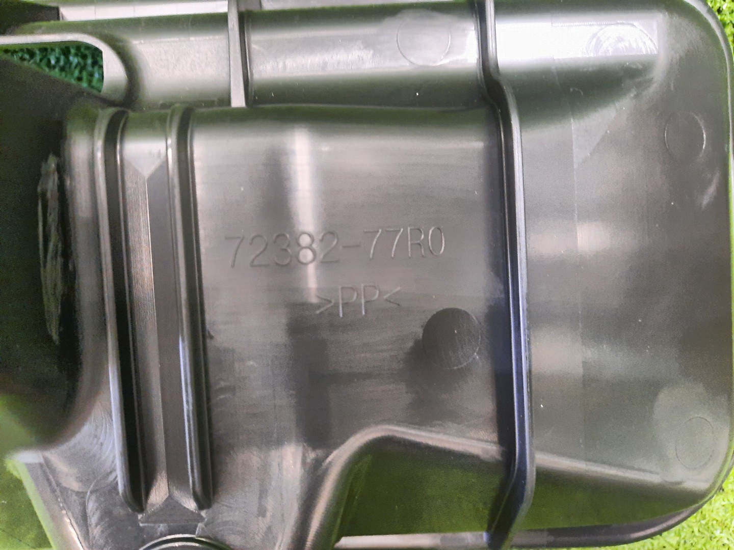 Воздухозаборник SUZUKI JIMNY JB64W 72382-77R00 3 ракурс