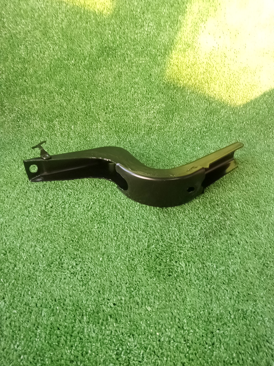 Крепление подножки правое TOYOTA HILUX GUN125 51081-0K060 3 ракурс