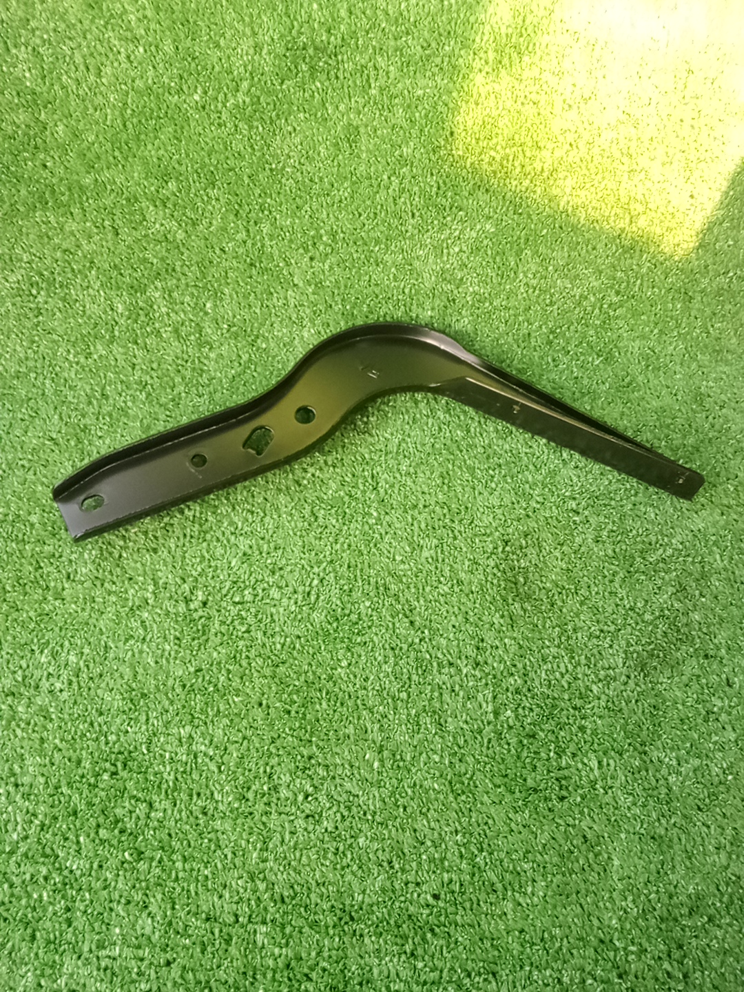Крепление подножки правое TOYOTA HILUX GUN125 51797-0K180 2 ракурс