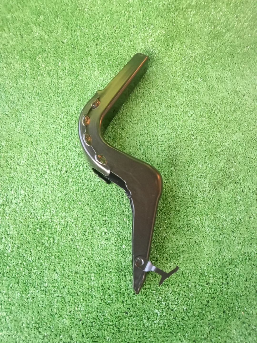 Крепление подножки левое TOYOTA HILUX GUN125 51082-0K060 2 ракурс