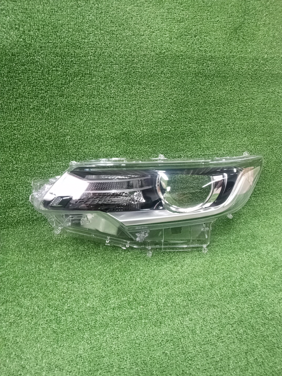 Стекло фары левое TOYOTA PREMIO ZRT261 81171-20B50 2 ракурс