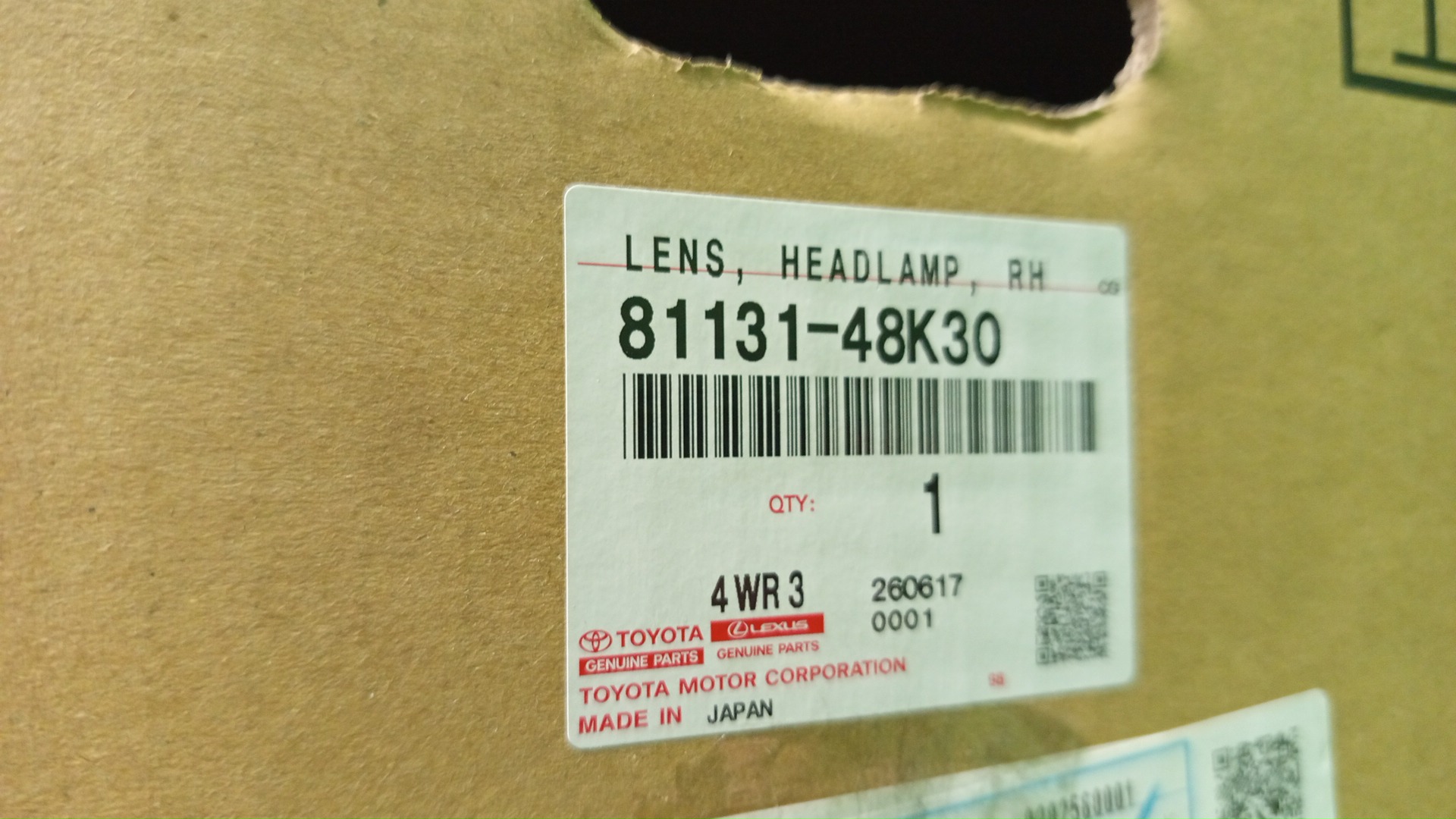 Стекло фары правое переднее LEXUS RX350 TALA10 81131-48K30 3 ракурс