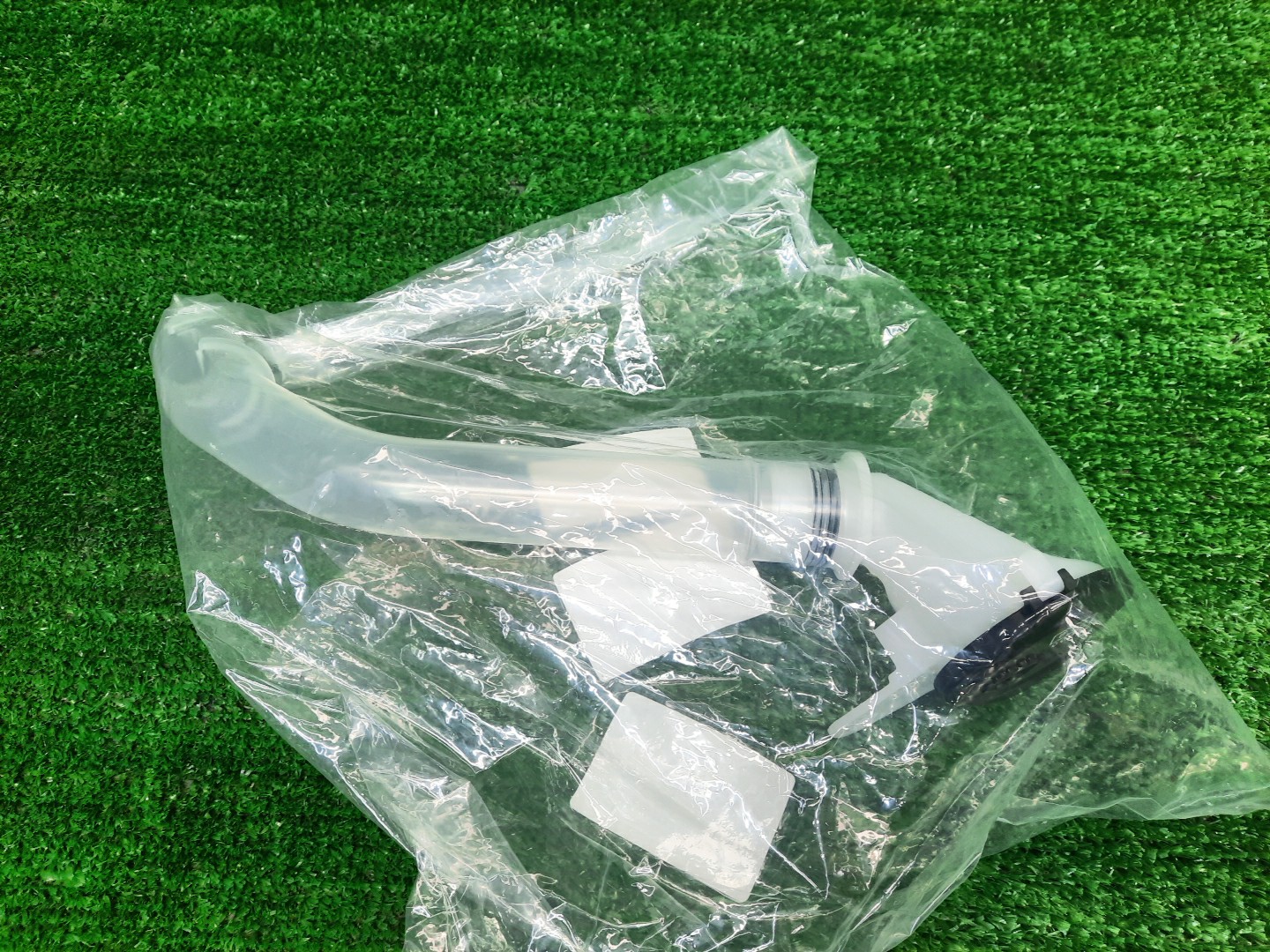 Горловина бачка омывателя TOYOTA CAMRY AXVH70 85329-33521 1 ракурс