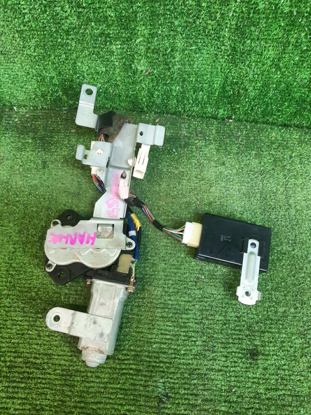 Мотор люка TOYOTA GAIA SXM10G 35730-44010 2 ракурс