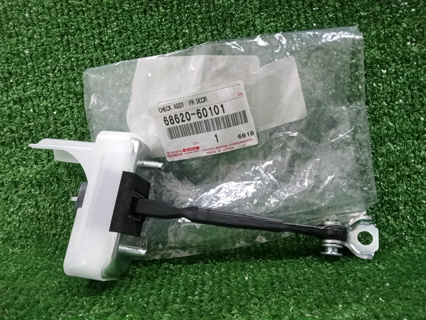 Ограничитель двери левый передний TOYOTA LAND CRUISER VDJ200 68620-60101 1 ракурс