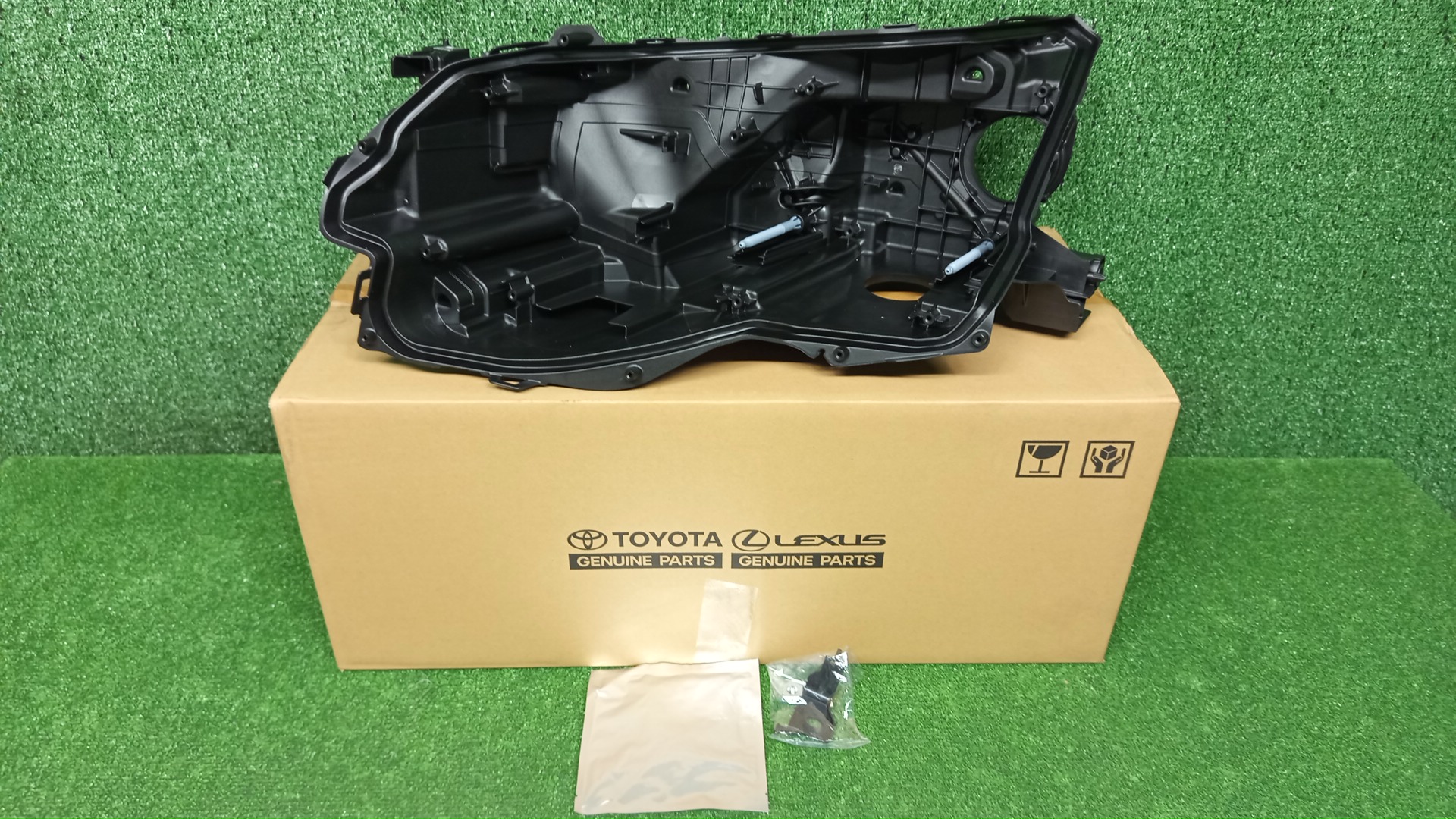  LEXUS LX600 VJA310W 81102-60010 1 ракурс