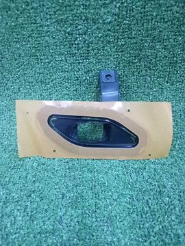 КРОНШТЕЙН ФОРСУНКИ ОМЫВАТЕЛЯ НА LEXUS ES300H AXZH10