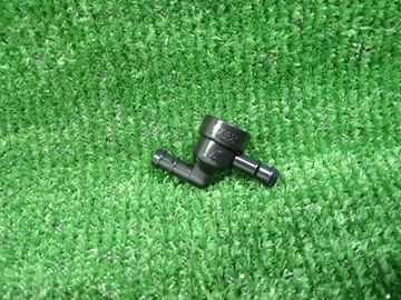 ПЕРЕХОДНИК ШЛАНГА ОМЫВАТЕЛЯ НА LEXUS NX300H AYZ10