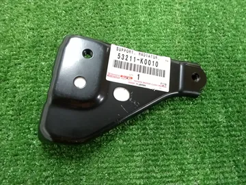 КРЕПЛЕНИЕ РАМКИ РАДИАТОРА НА TOYOTA YARIS KSP210