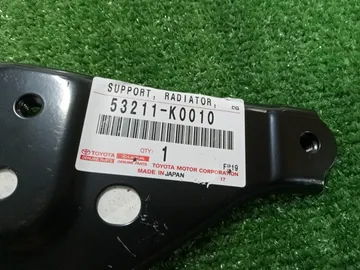 КРЕПЛЕНИЕ РАМКИ РАДИАТОРА НА TOYOTA YARIS KSP210