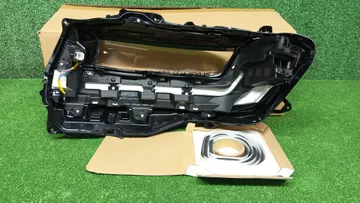 СТЕКЛО ФАРЫ НА TOYOTA LAND CRUISER VJA300W