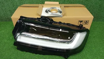 СТЕКЛО ФАРЫ НА TOYOTA LAND CRUISER VJA300W