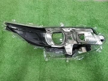 СТЕКЛО ФАРЫ НА TOYOTA PREMIO ZRT261