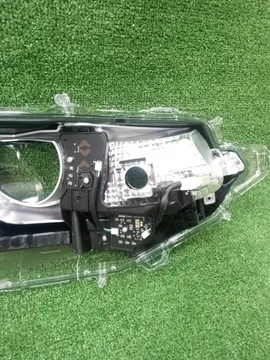 СТЕКЛО ФАРЫ НА TOYOTA PREMIO ZRT261