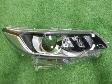 СТЕКЛО ФАРЫ НА TOYOTA PREMIO ZRT261