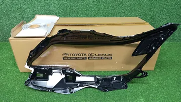 СТЕКЛО ФАРЫ НА LEXUS LX600 VJA310W