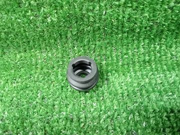 ПЫЛЬНИК НАПРАВЛЯЮЩЕЙ СУППОРТА НА SUZUKI JIMNY JB74W