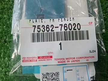 ЭМБЛЕМА НА LEXUS UX250H MZAH10