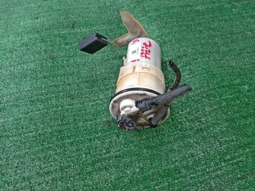 НАСОС ПОГРУЖНОЙ НА TOYOTA VITZ SCP13 2SZ-FE