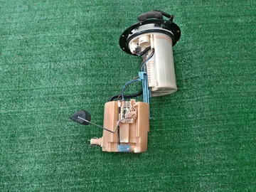 НАСОС ПОГРУЖНОЙ НА TOYOTA COROLLA FIELDER NZE144G 1NZ-FE