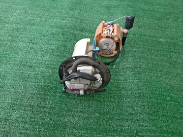 НАСОС ПОГРУЖНОЙ НА TOYOTA COROLLA FIELDER NZE144G 1NZ-FE