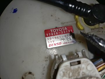 НАСОС ПОГРУЖНОЙ НА TOYOTA CAMRY ACV30 2AZ-FE