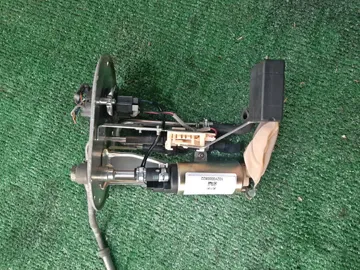 НАСОС ПОГРУЖНОЙ НА TOYOTA CALDINA ST215 3S-FE