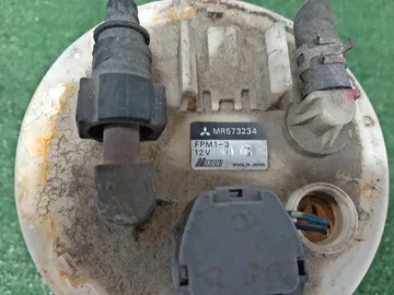 НАСОС ПОГРУЖНОЙ НА MITSUBISHI AIRTREK CU2W 4G63
